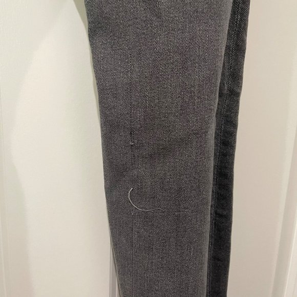 MOTHER Swooner Grey Supermoon Denim Skinny Jean - Picture 9 of 10